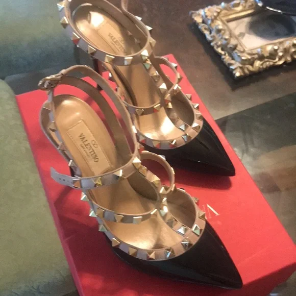 Like New Valentinos 36 - Picture 6 of 6